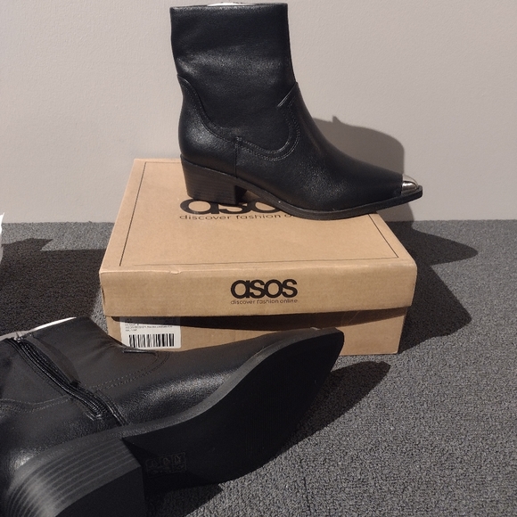 ASOS DESIGN || Awake Western Toe Cap Boot || Black || WOMENS UK 6, US 8 - Picture 5 of 5